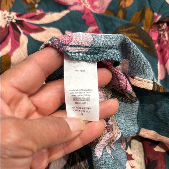 Gilli Size S Pink and Green Long Sleeve V Neck Cut Out Blouse Floral. - Picture 8 of 9